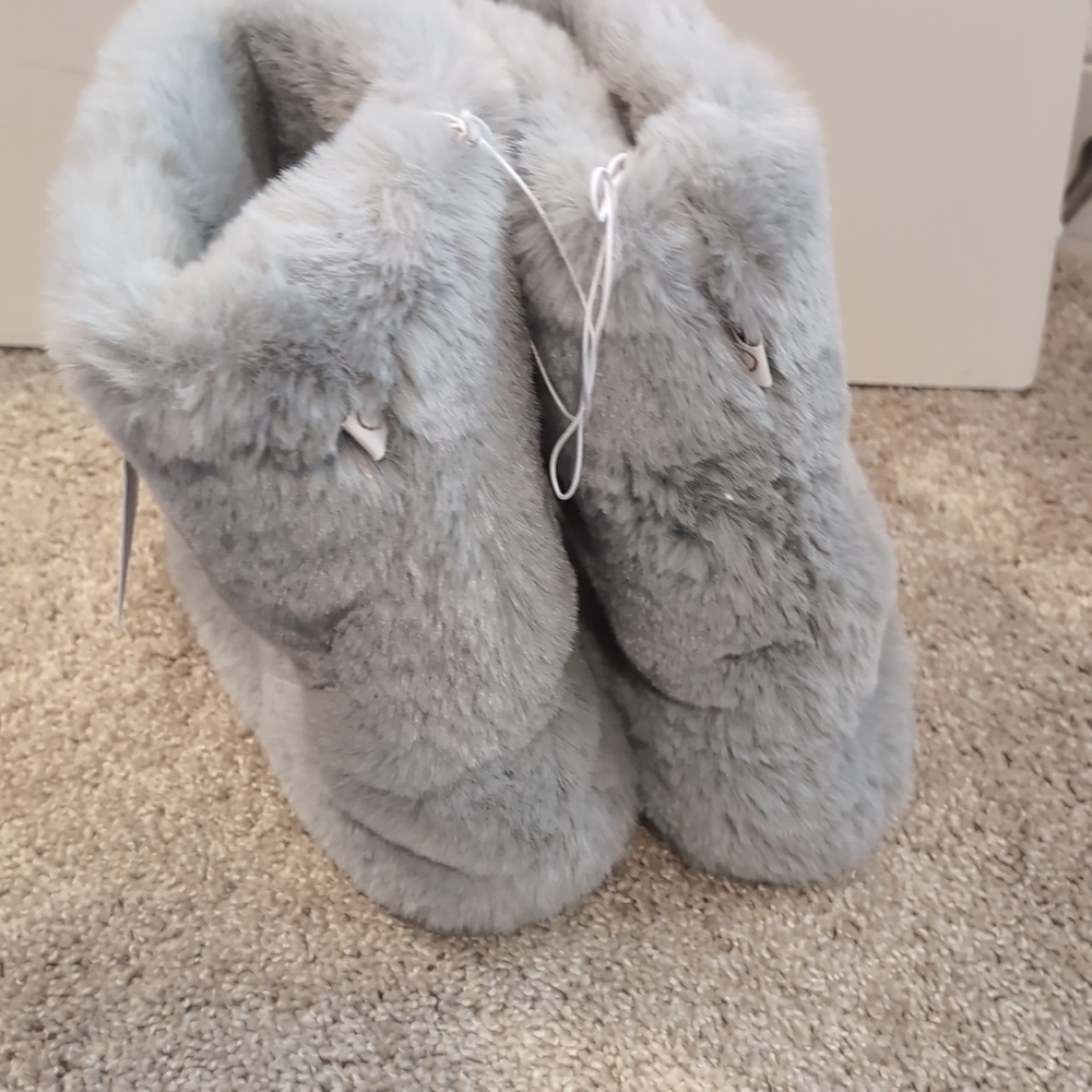 Lauren Conrad Cozy Plush Faux-Fur Bootie Slippers - Light Gray - Picture 3 of 5